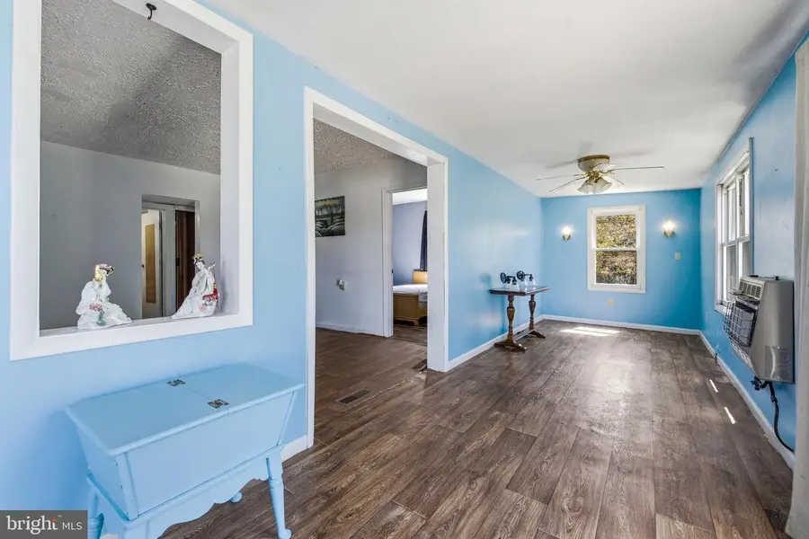 269 Comer Ave, Shenandoah, VA 22849 - #2