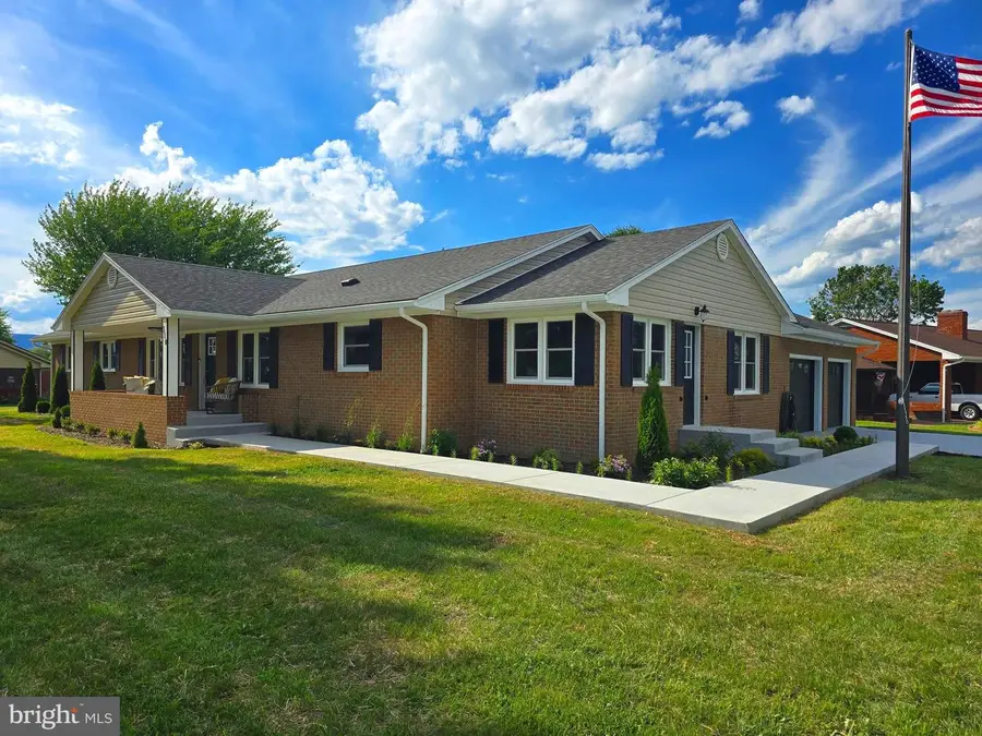 310 W Main St, Stanley, VA 22851 - #2