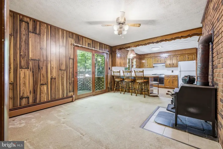 2416 Newport Rd, Shenandoah, VA 22849 - #3