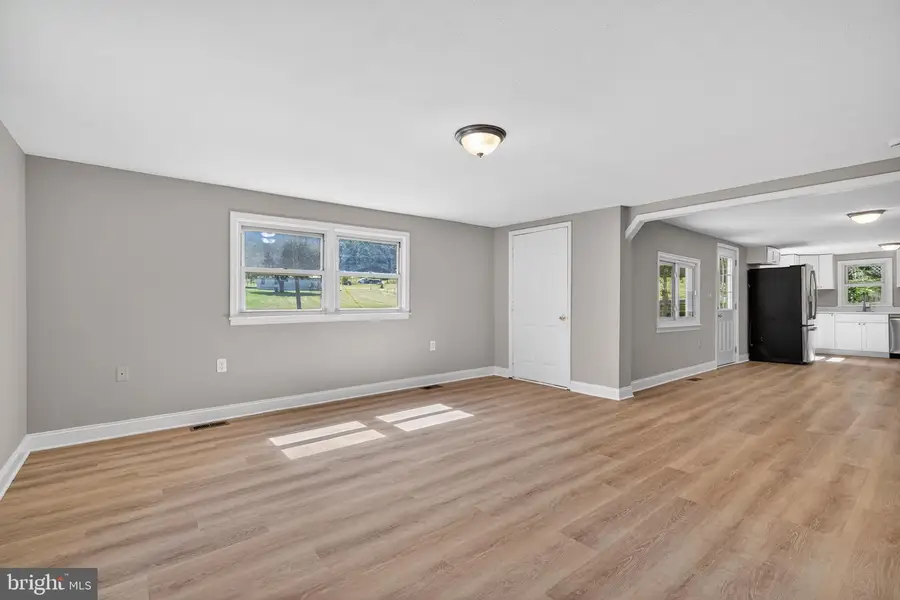 586 Eldon Yates Dr, Stanley, VA 22851 - #3