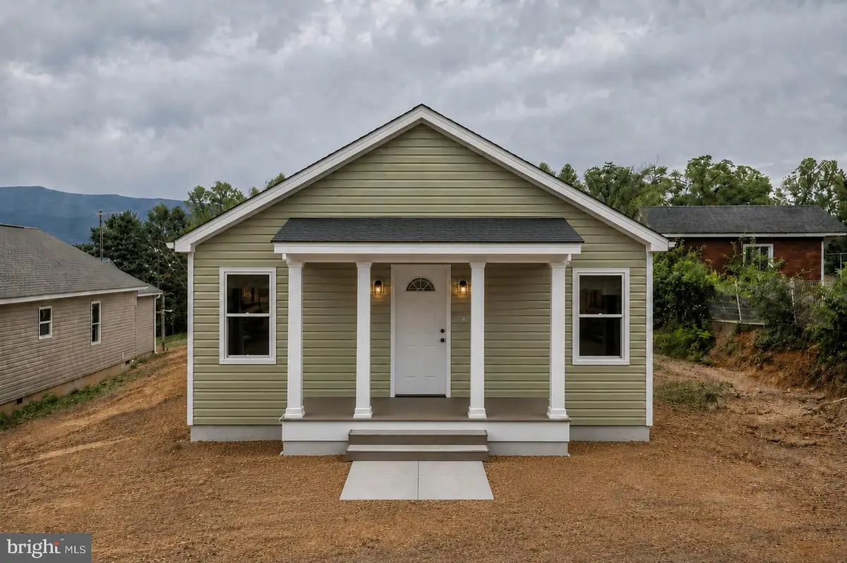 395 Trenton Ave, Shenandoah, VA 22849 - #1