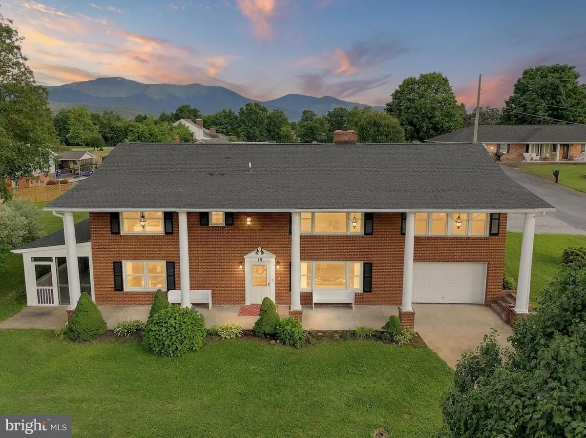 15 Painter St, Luray, VA 22835 - #1