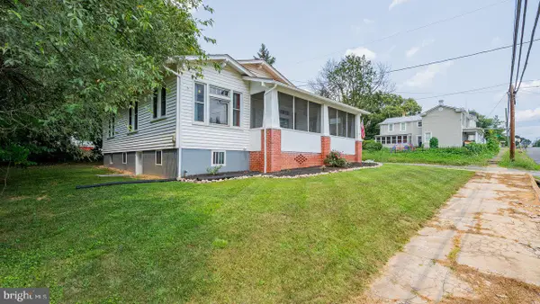 305 Virginia Ave, SHENANDOAH, VA 22849