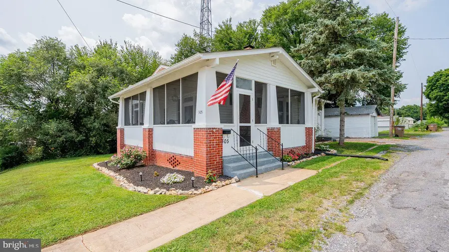 305 Virginia Ave, Shenandoah, VA 22849 - #2
