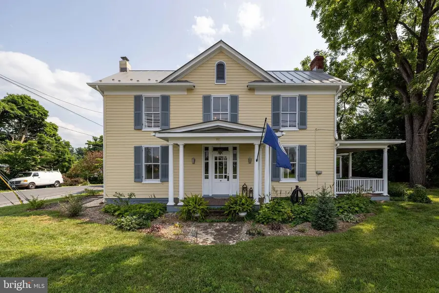 116 Cave St, Luray, VA 22835 - #2