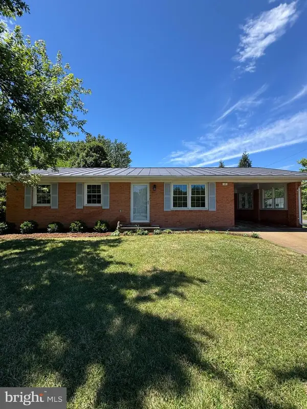 2 Springcrest Dr, LURAY, VA 22835