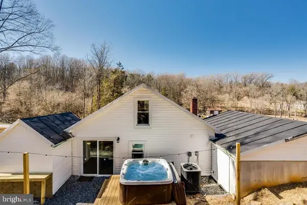 393 Crooked Run Rd, SHENANDOAH, VA 22849