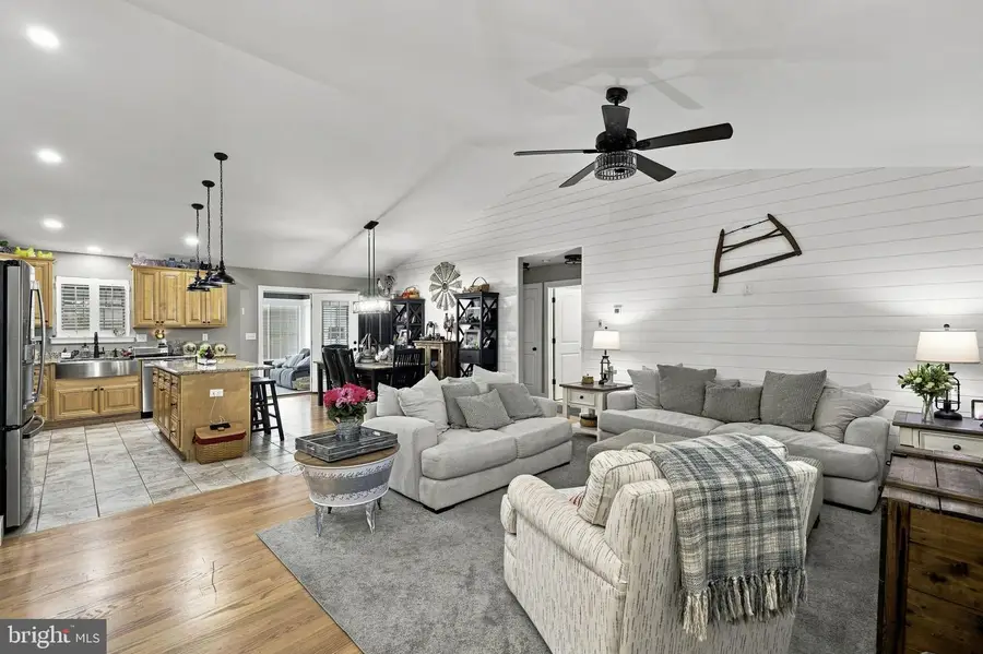 53 Arthur Ln, Luray, VA 22835 - #3
