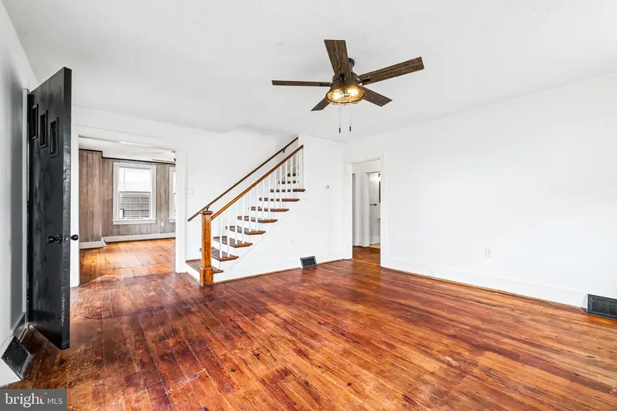 111 8th Ave, Luray, VA 22835 - #2