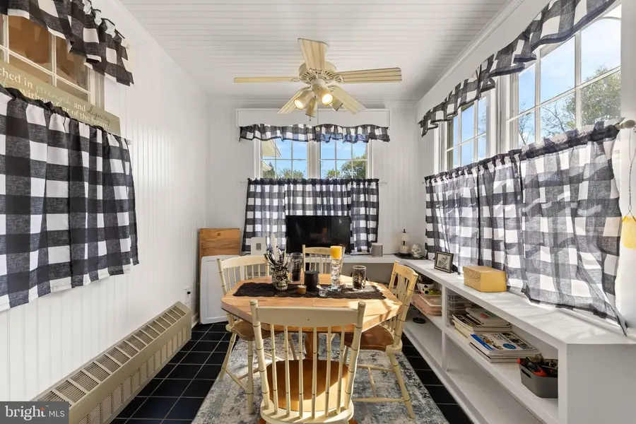 228 Old Farm Rd, Shenandoah, VA 22849 - #3