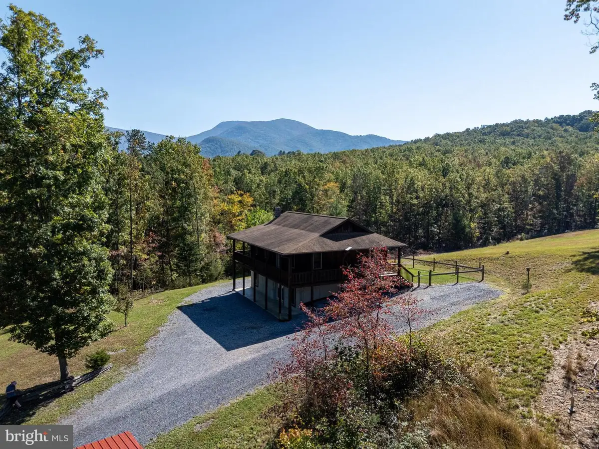 325 Old Wagon Rd, Luray, VA 22835 - #1