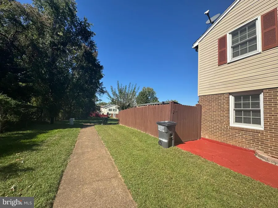 7636 Shelley Ln, Manassas, VA 20111 - Image #2