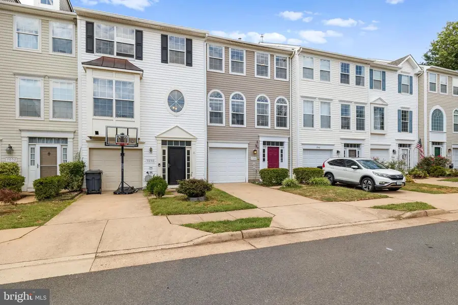 7048 Sauvage Ln, Gainesville, VA 20155 - Image #2