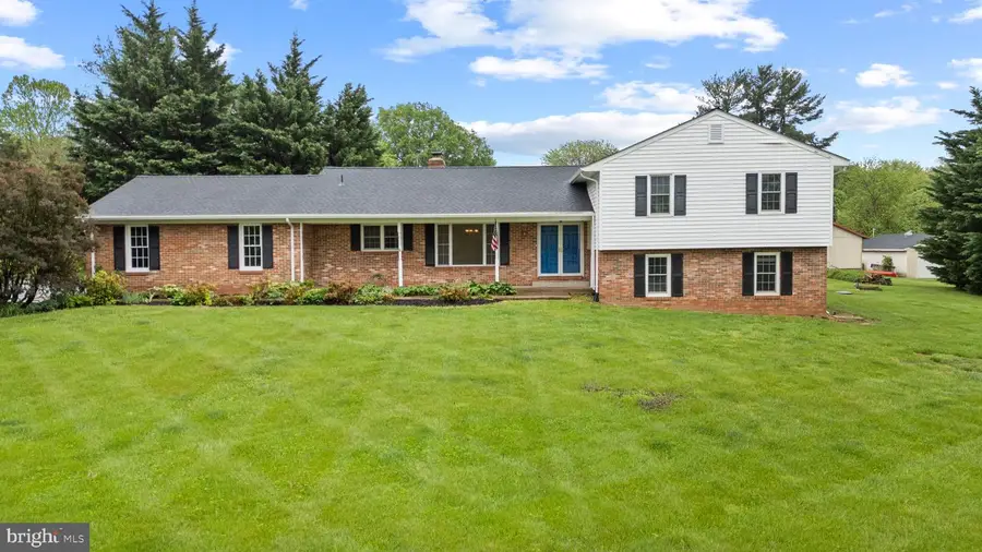 4000 Latham Dr, Haymarket, VA 20169 - Image #2