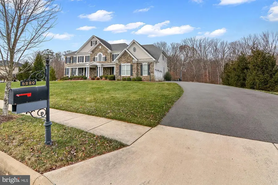 5220 Bonnie Brae Farm Dr, Haymarket, VA 20169 - Image #2