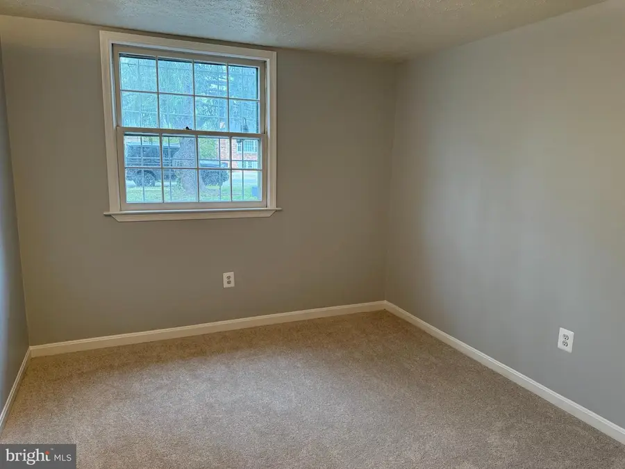 14605 Darbydale Ave, Woodbridge, VA 22193 - Image #3