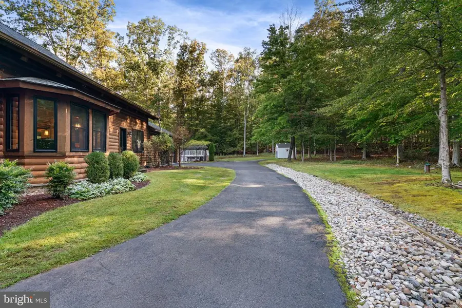 4791 Wintergreen Ct, Woodbridge, VA 22192 - Image #3