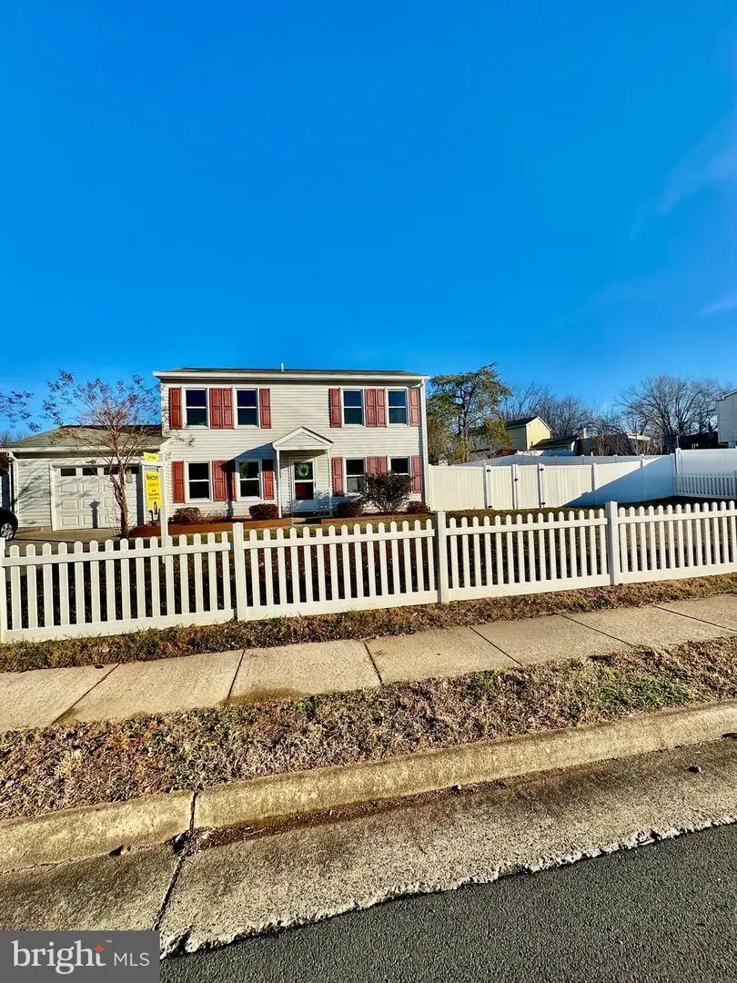 5611 Roundtree Dr, Woodbridge, VA 22193 - Image #3