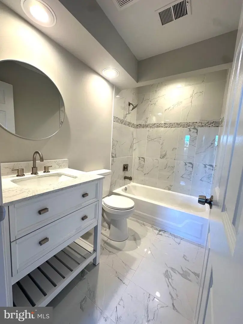 1947 Inglebrook Dr, Woodbridge, VA 22192 - Image #3