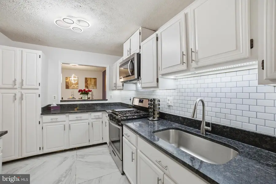 11973 Cardamom Dr, Woodbridge, VA 22192 - Image #3