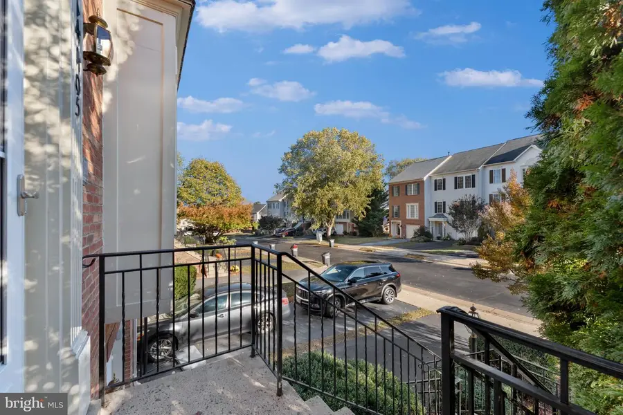 14405 Fowlers Mill Dr, Gainesville, VA 20155 - Image #3