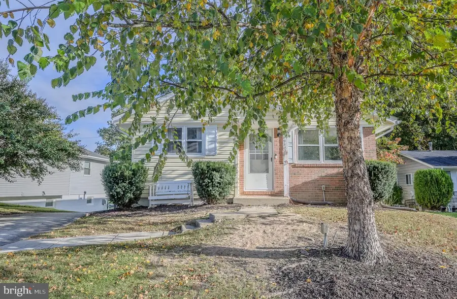 2893 Chalet Ct, Woodbridge, VA 22192 - Image #2