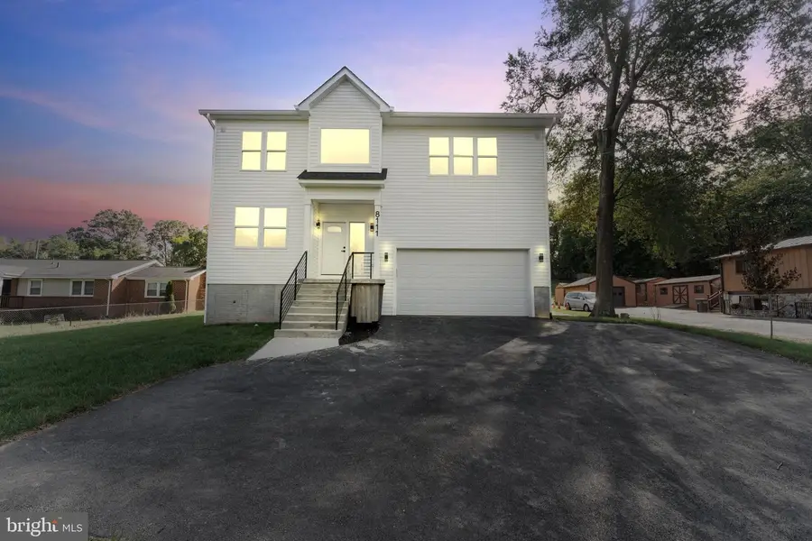 8111 Oak St, Manassas, VA 20111 - #2