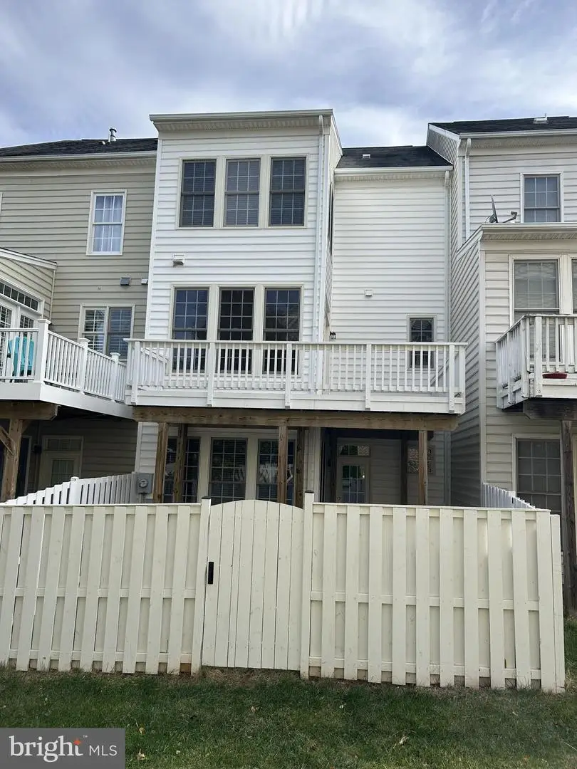 6872 Witton Cir, Gainesville, VA 20155 - Image #2