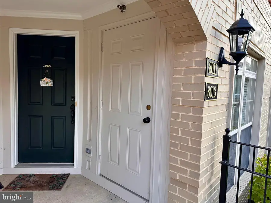 8013 Crescent Park Dr, Gainesville, VA 20155 - Image #3