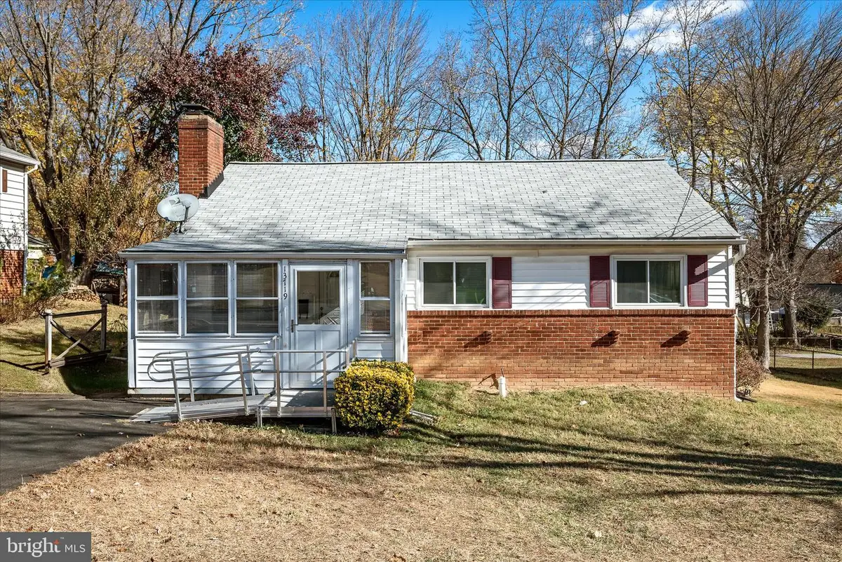 13719 Knowles St, Woodbridge, VA 22191 - Image #1