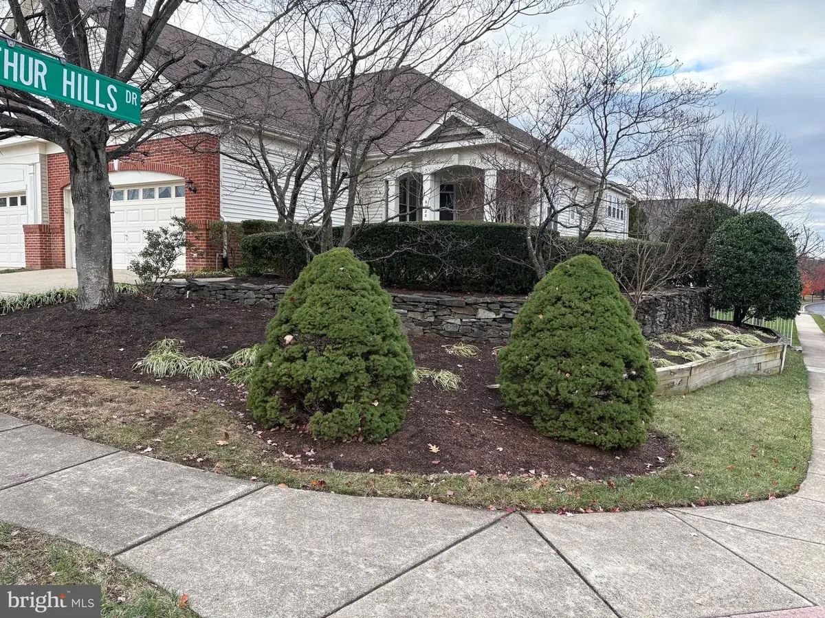 6920 Netherstone Ct, Gainesville, VA 20155 - Image #1