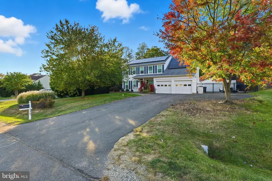 5467 Quaint Dr, Woodbridge, VA 22193 - Image #3