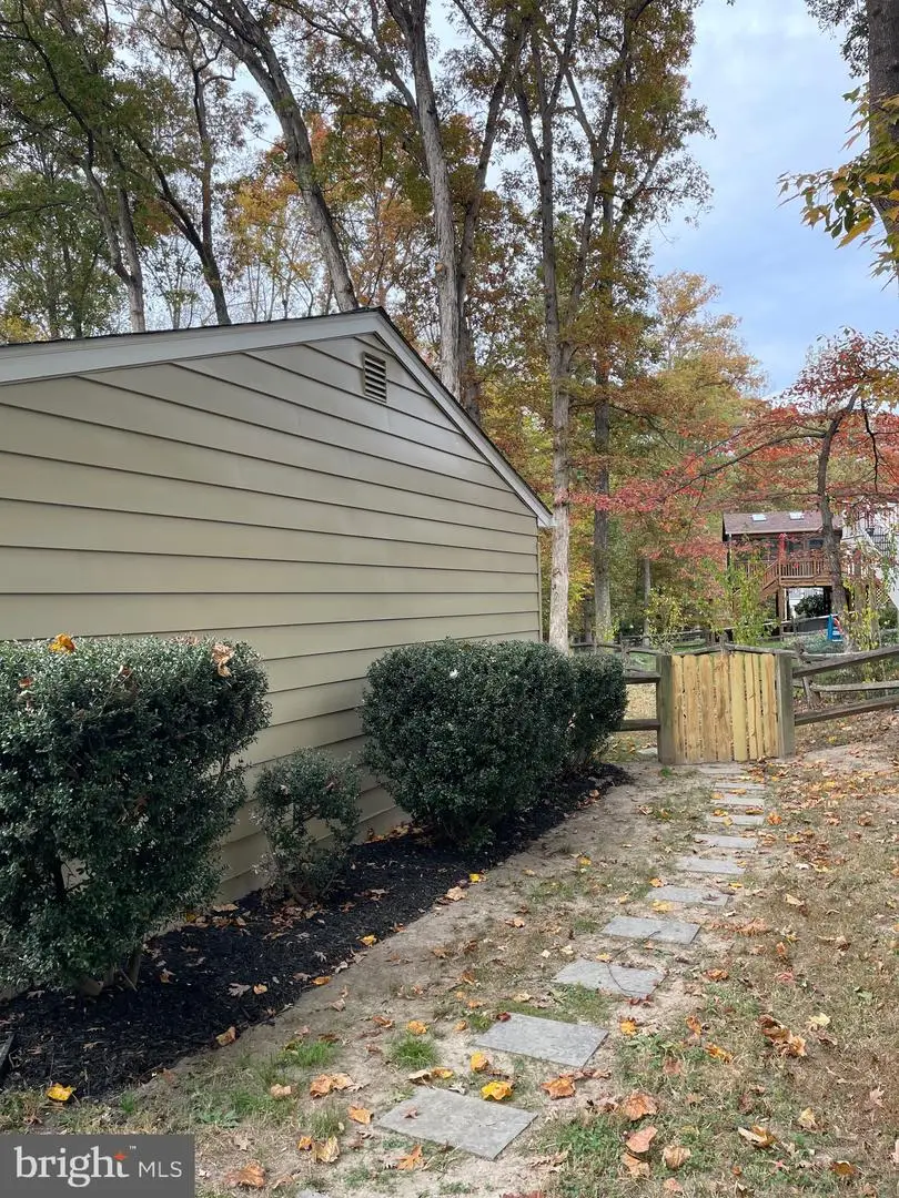 12060 Willowood Dr, Woodbridge, VA 22192 - Image #2