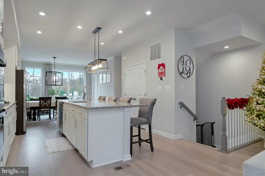 18245 Summit Pointe Dr, Triangle, VA 22172 - Image #3