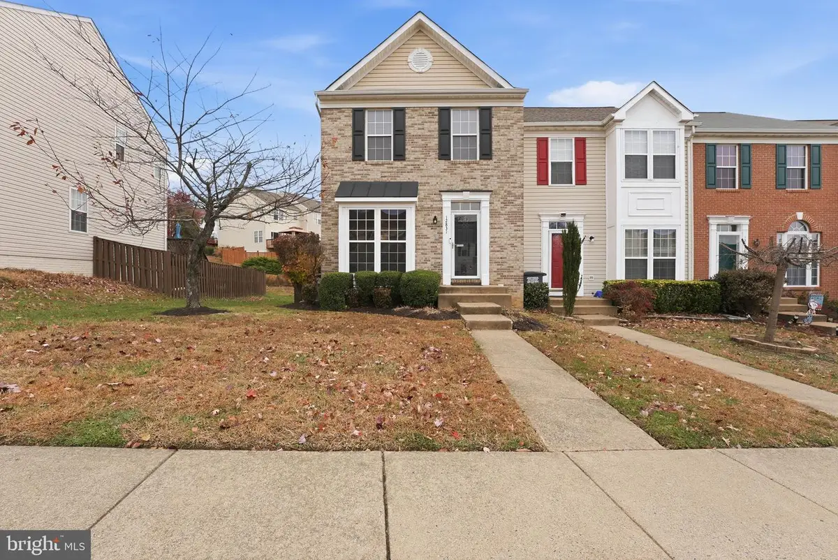 12831 Hunterbrook Dr, Woodbridge, VA 22192 - Image #1
