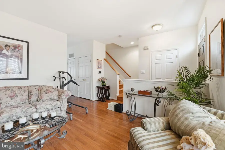 12831 Hunterbrook Dr, Woodbridge, VA 22192 - Image #3