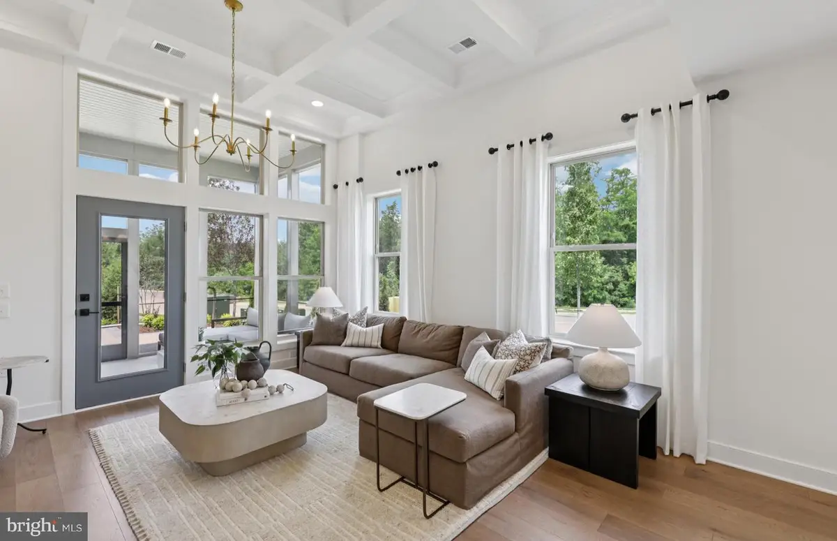 6052 Sunstone Ln, Haymarket, VA 20169 - Image #1