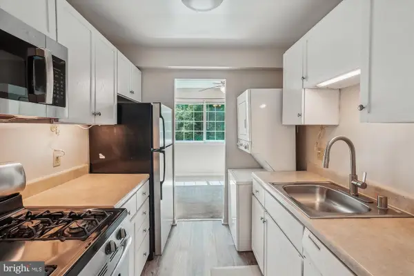 1541 Colonial Dr #203, WOODBRIDGE, VA 22192