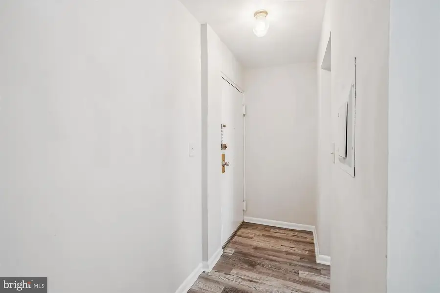 1541 Colonial Dr #203, Woodbridge, VA 22192 - Image #3