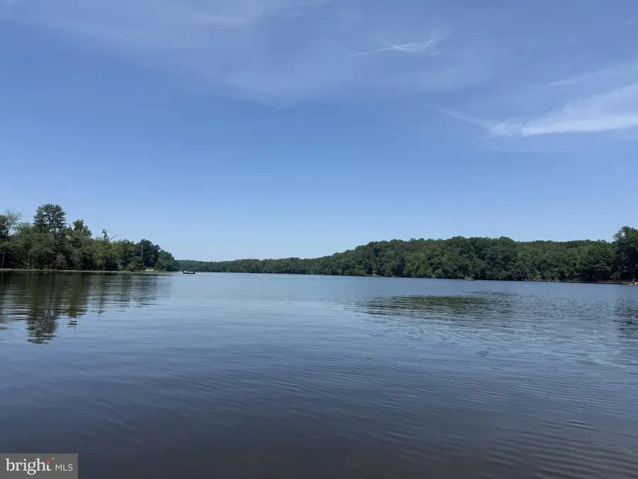 12001 Skipjack Ct, Lake Ridge, VA 22192 - Image #2