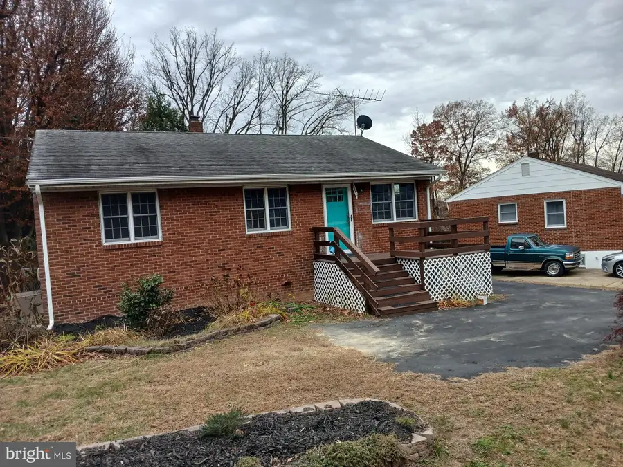 15910 Crest Dr, Woodbridge, VA 22191 - Image #2