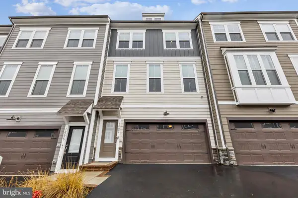 1697 Beech Leaf St, DUMFRIES, VA 22026