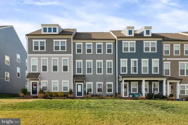 1706 Autumn Maple Leaf Dr, DUMFRIES, VA 22026