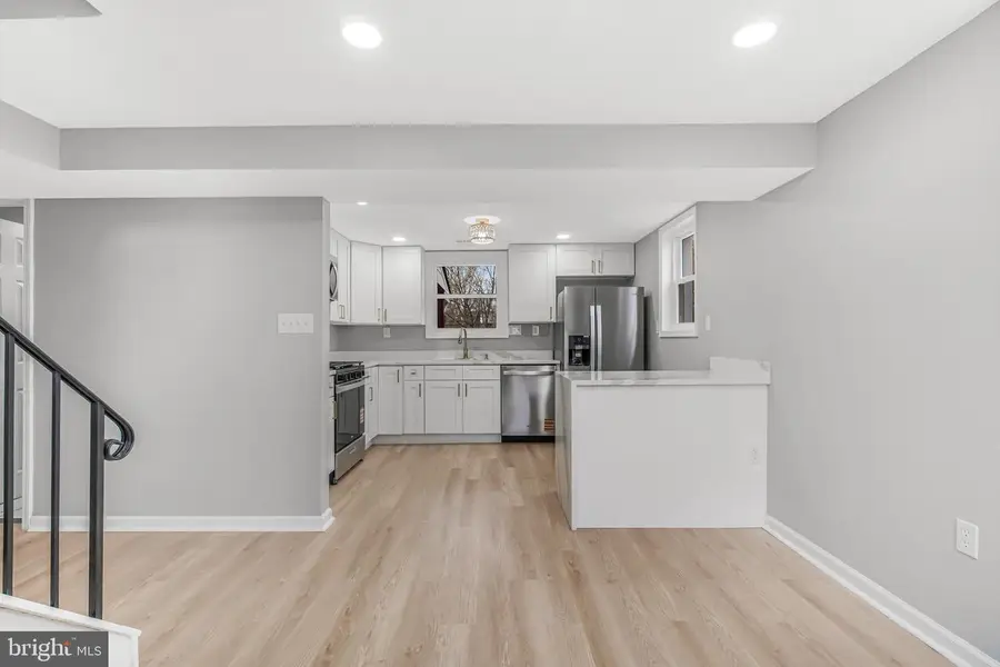 13814 Greenwood Dr, Woodbridge, VA 22193 - Image #2