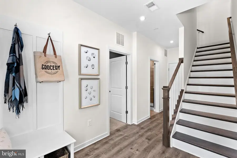 16992 Alicia Ave, Dumfries, VA 22026 - Image #2