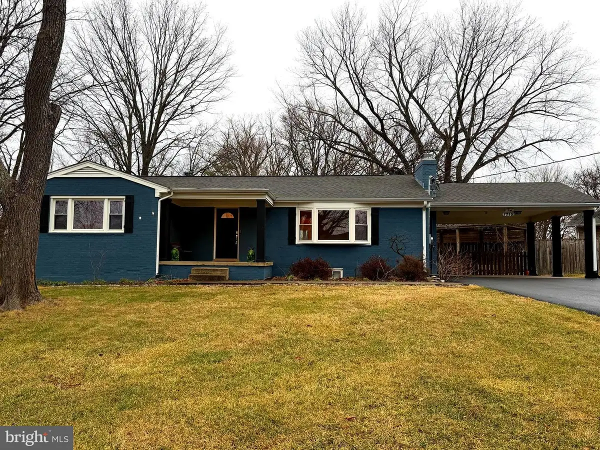 7713 Huron Dr, Gainesville, VA 20155 - Image #1