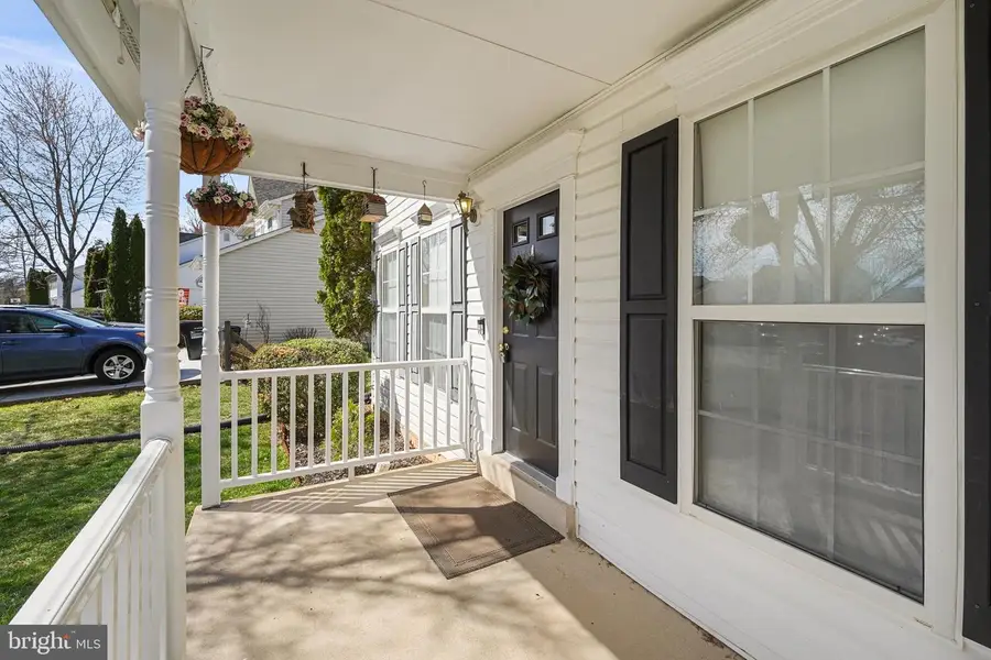 14158 Rockinghorse Dr, Woodbridge, VA 22193 - #2