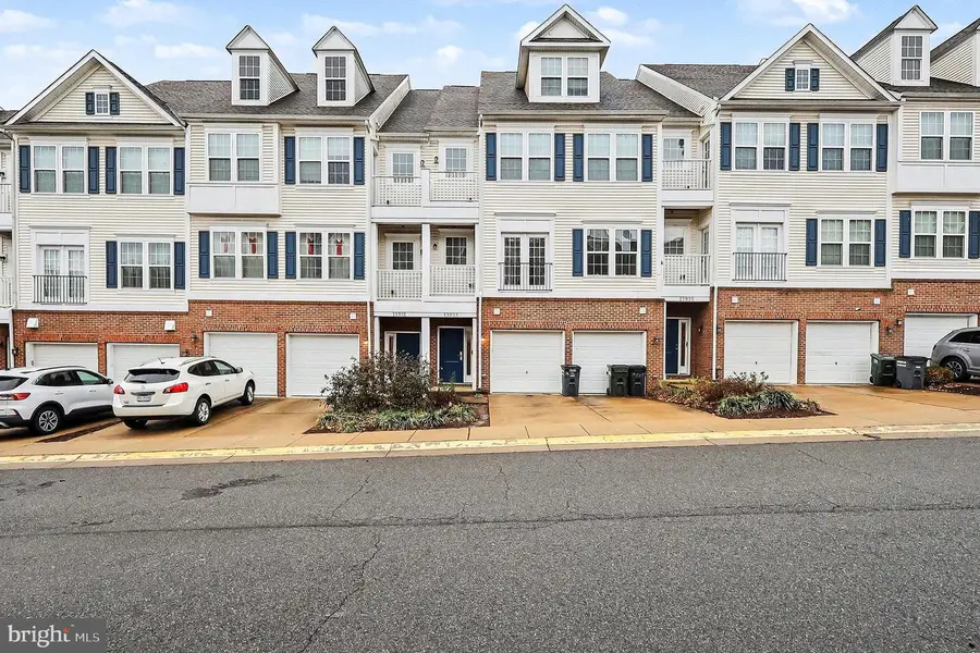 13933 Hollow Wind Way #101, Woodbridge, VA 22191 - Image #3