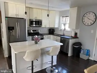 5598 Shadybrook Dr, Woodbridge, VA 22193 - #3