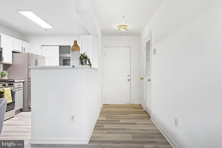 8075 Lacy Dr #101, Manassas, VA 20109 - Image #2